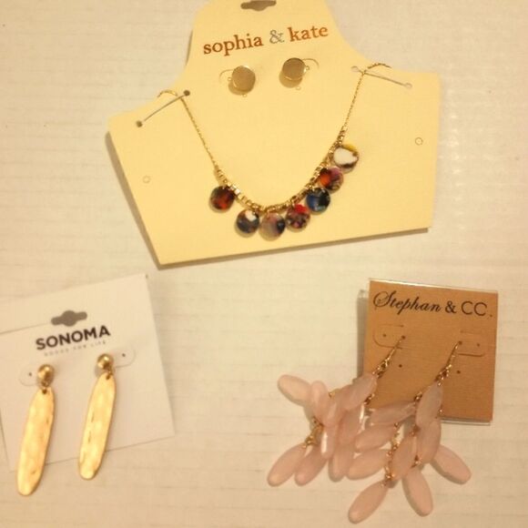 Jewelry bundle with drop earrings and gold trim necklace NWT - Picture 1 of 10